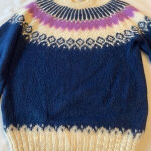 The Baby Alpaca wool sweater in fair isle chevron print size Medium